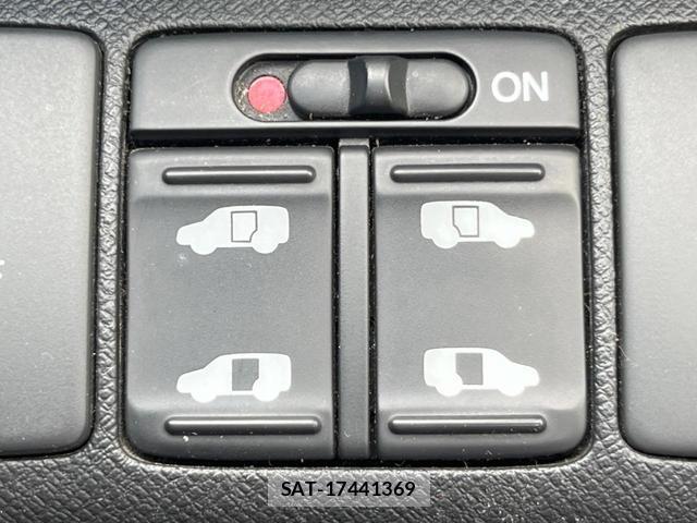 Honda e 2013-04 8007818-5