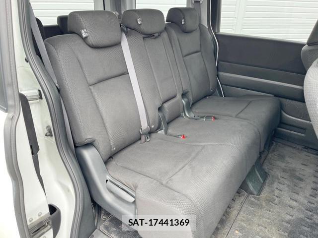 Honda e 2013-04 8007818-9