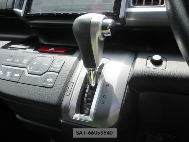 Honda e 2013-03 8007916-11