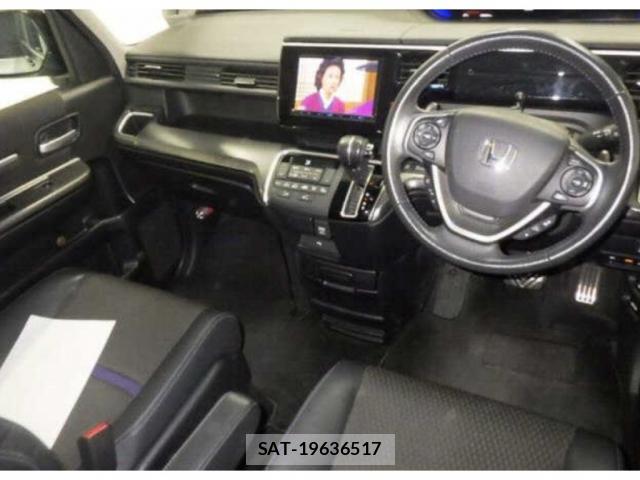Honda e 2019-07 8008015-2