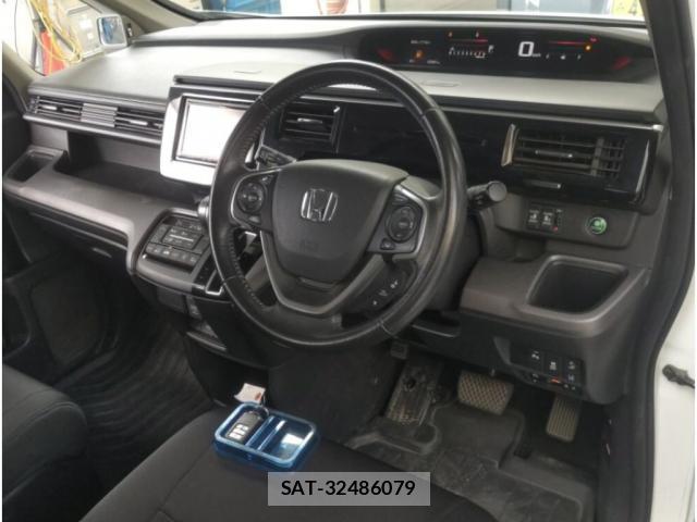 Honda e 2019-06 8008021-2