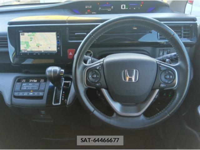 Honda e 2021-11 8008036-2