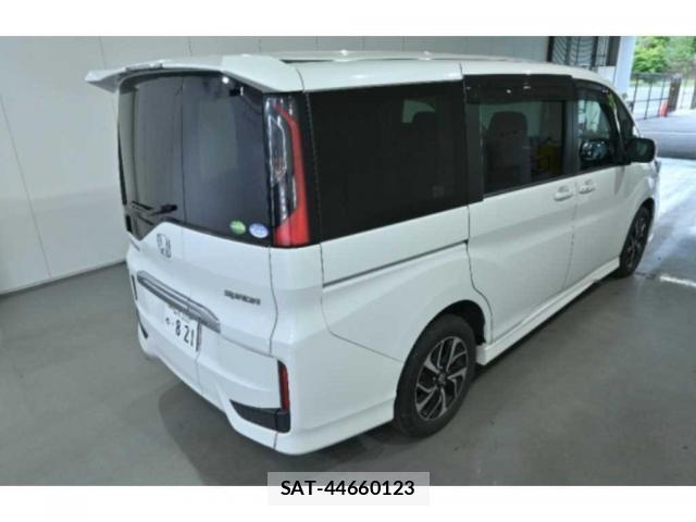 Honda e 2018-08 8008040-4