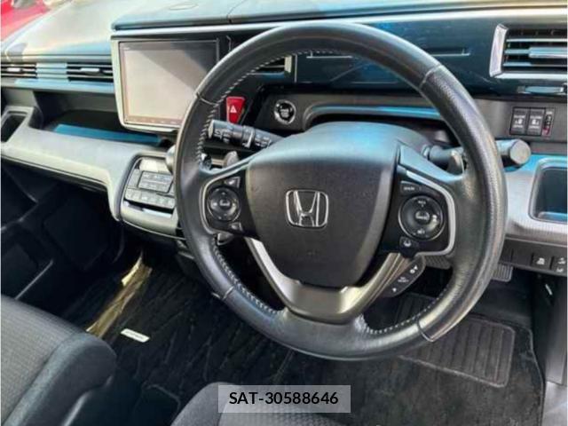 Honda e 2018-05 8008055-2
