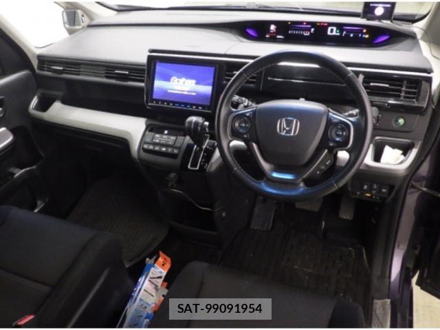 Honda e 2017-10 8008057-2