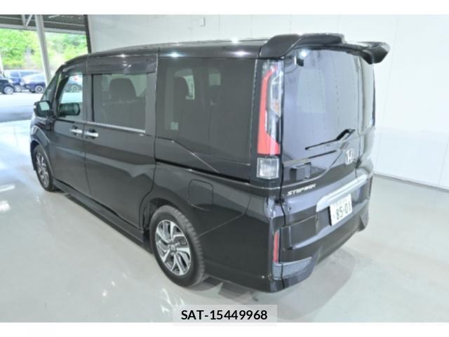 Honda e 2016-05 8008059-4