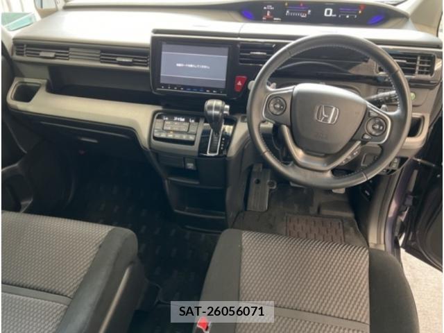 Honda e 2017-03 8008070-2