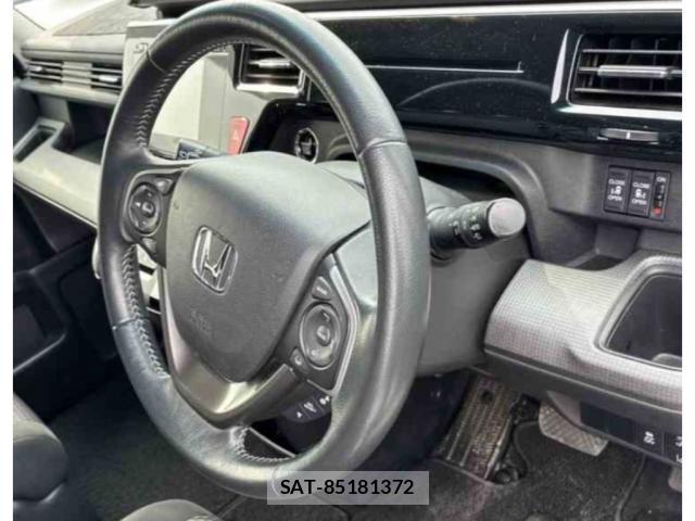 Honda e 2015-07 8008076-2