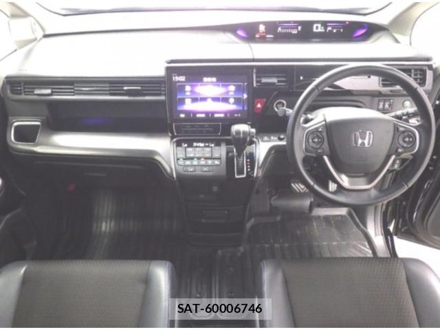 Honda e 2021-10 8008084-2