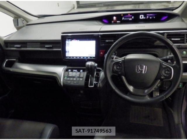 Honda e 2018-03 8008085-2