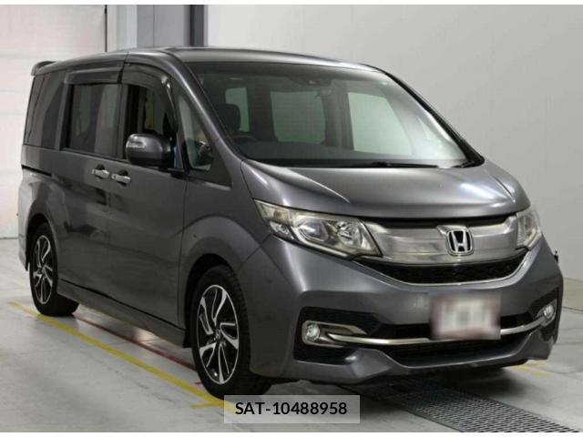 Honda e 2015-06 8008096-0