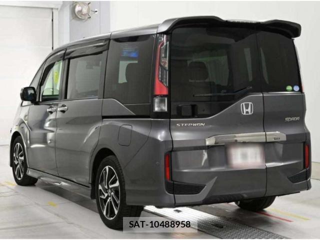 Honda e 2015-06 8008096-1