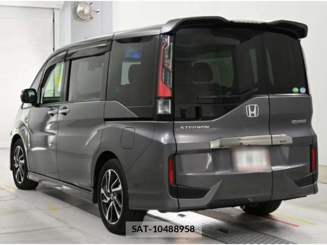 Honda e 2015-06 8008096-3