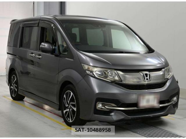 Honda e 2015-06 8008096-4