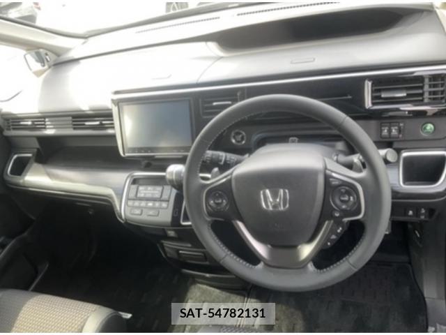 Honda e 2017-05 8008098-2