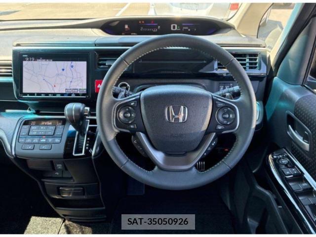 Honda e 2018-03 8008099-2