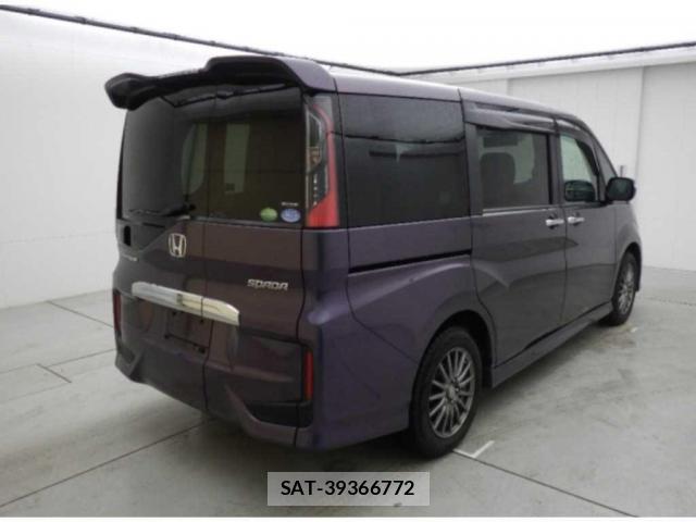 Honda e 2017-03 8008103-1
