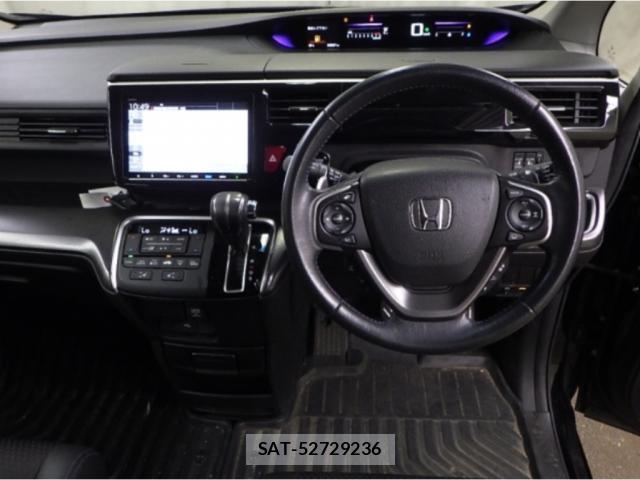 Honda e 2019-08 8008104-2