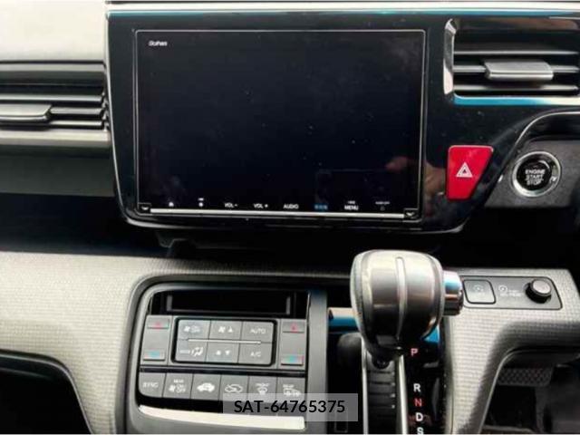 Honda e 2021-12 8008111-2