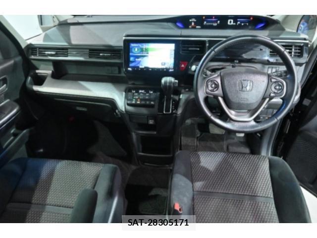 Honda e 2016-04 8008118-2