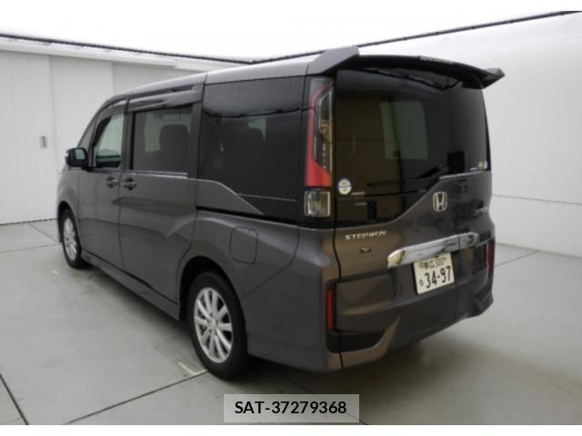 Honda e 2018-04 8008123-4