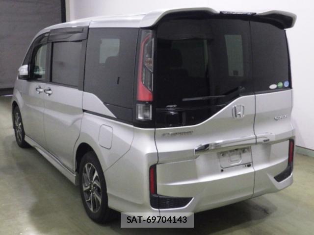 Honda e 2015-07 8008125-1