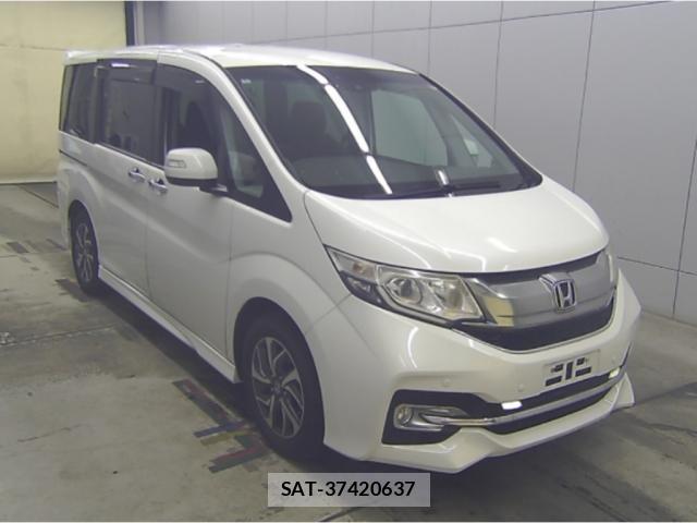 Honda e 2016-03 8008126-3