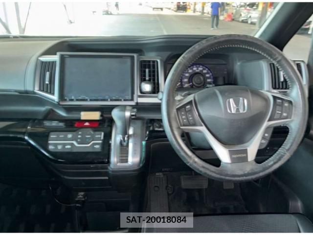 Honda e 2013-09 8008131-2