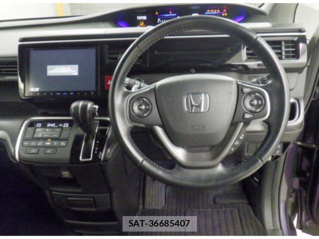 Honda e 2015-07 8008133-2