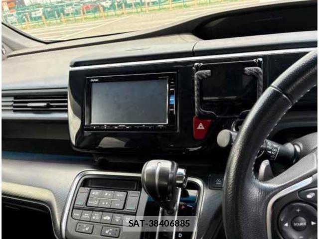 Honda e 2019-07 8008205-2