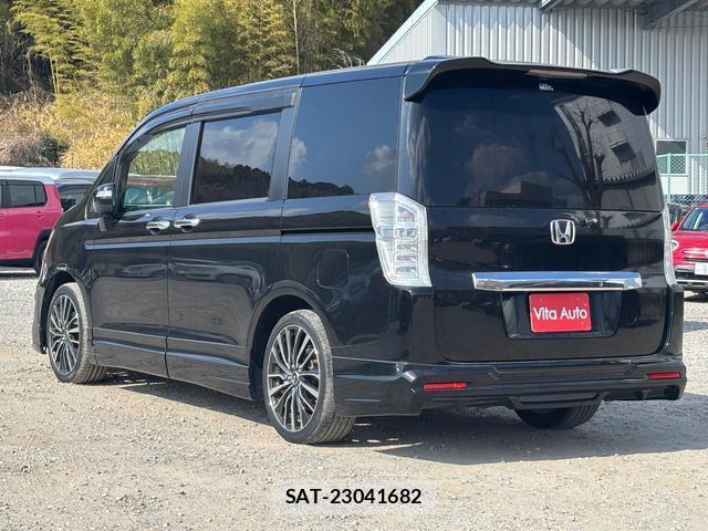 Honda e 2013-01 8008378-16