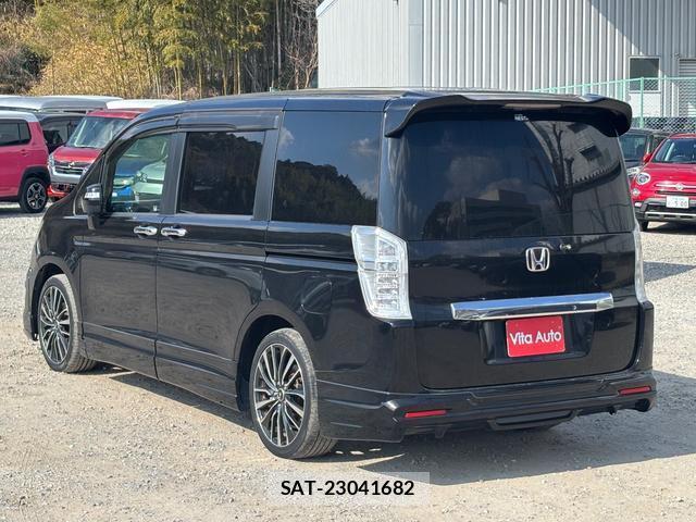 Honda e 2013-01 8008378-17