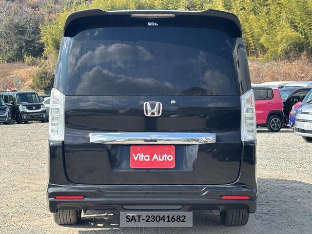 Honda e 2013-01 8008378-19
