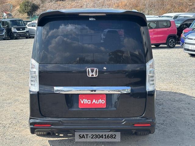 Honda e 2013-01 8008378-4