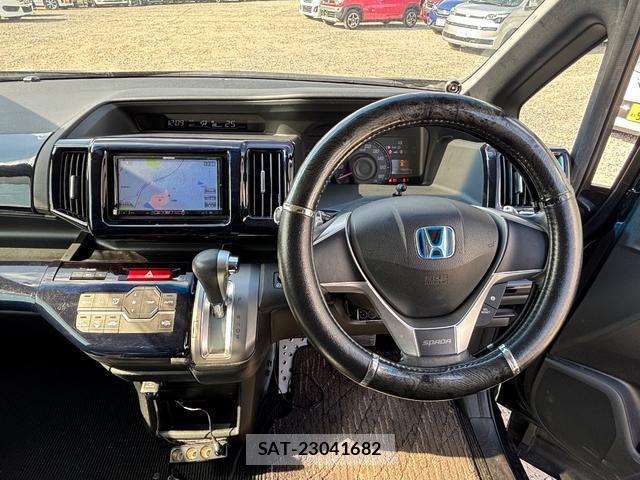 Honda e 2013-01 8008378-7