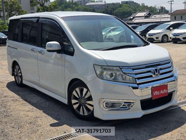 Honda e 2013-04 8008387-1