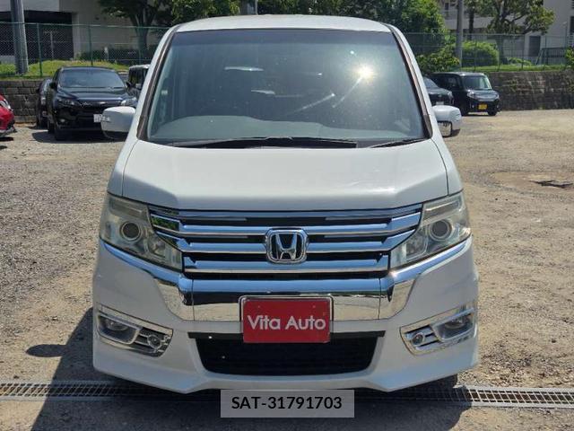 Honda e 2013-04 8008387-11