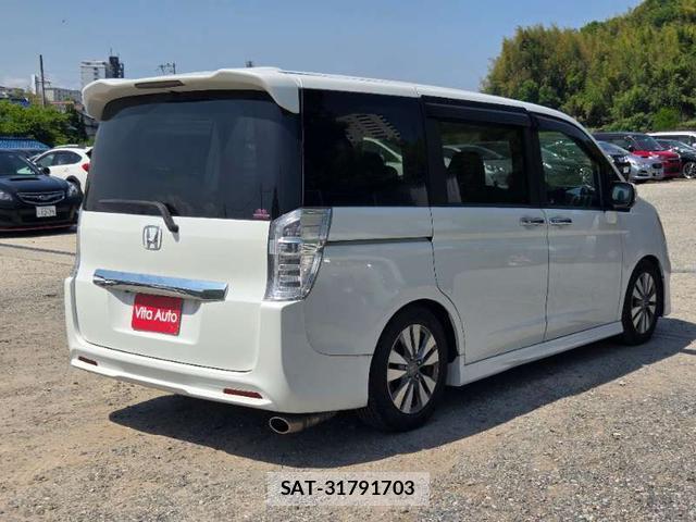 Honda e 2013-04 8008387-12