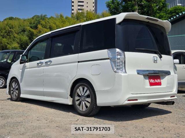 Honda e 2013-04 8008387-17