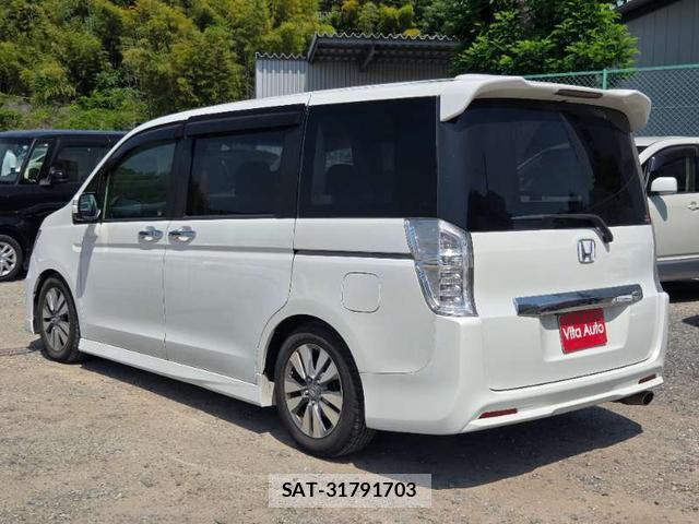 Honda e 2013-04 8008387-19