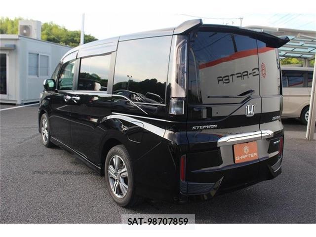 Honda e 2017-10 8008447-11