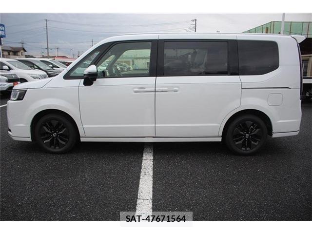 Honda e 2025-10 8008585-7