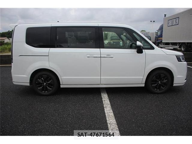 Honda e 2025-10 8008585-8