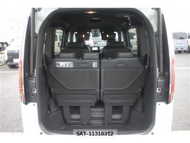 Honda e 2025-10 8008588-17