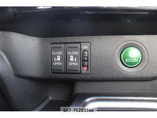 Honda e 2017-11 8008613-6