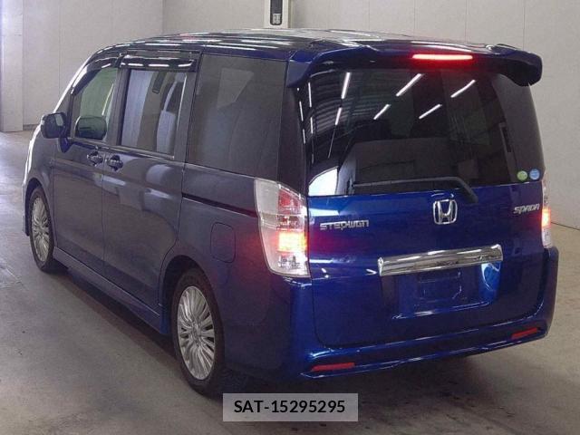 Honda e 2011-06 8008829-3