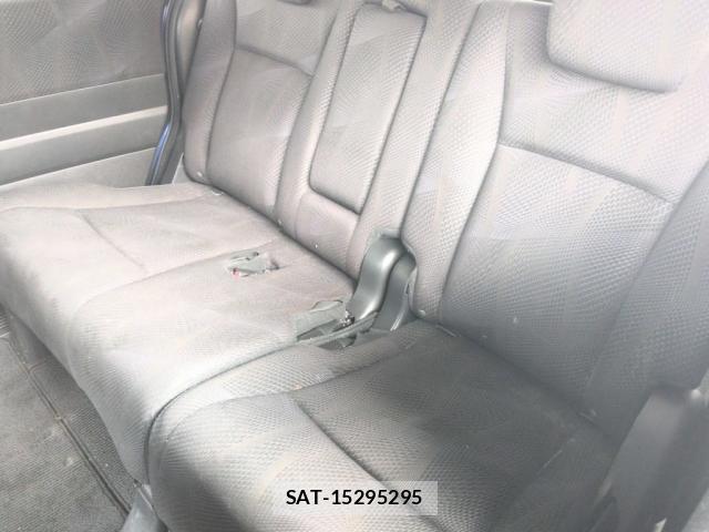 Honda e 2011-06 8008829-4