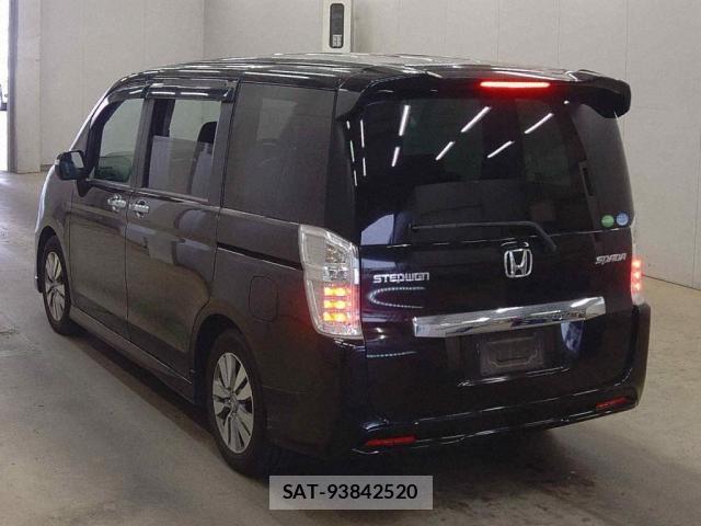 Honda e 2014-02 8008831-1