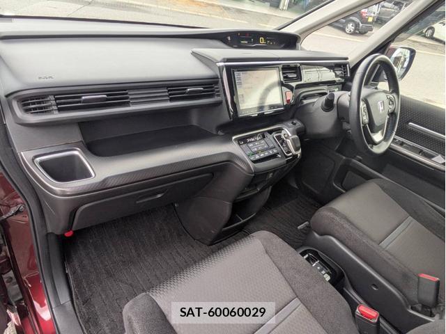 Honda e 2017-11 8008909-14