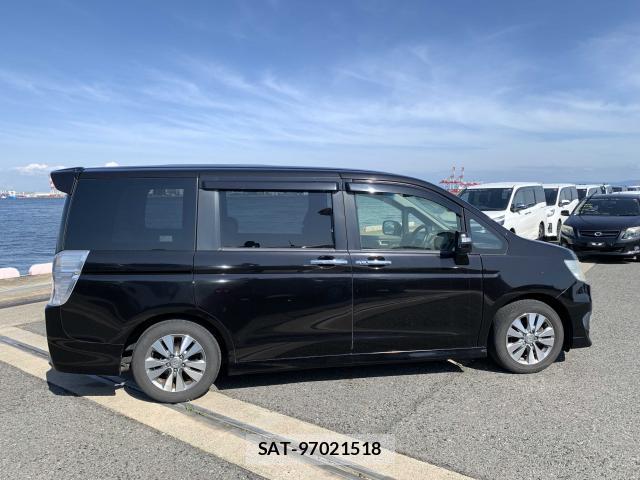 Honda e 2015-03 8008963-10